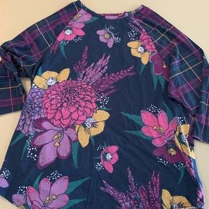 LuLaRoe Randy Baseball Tee 3xl